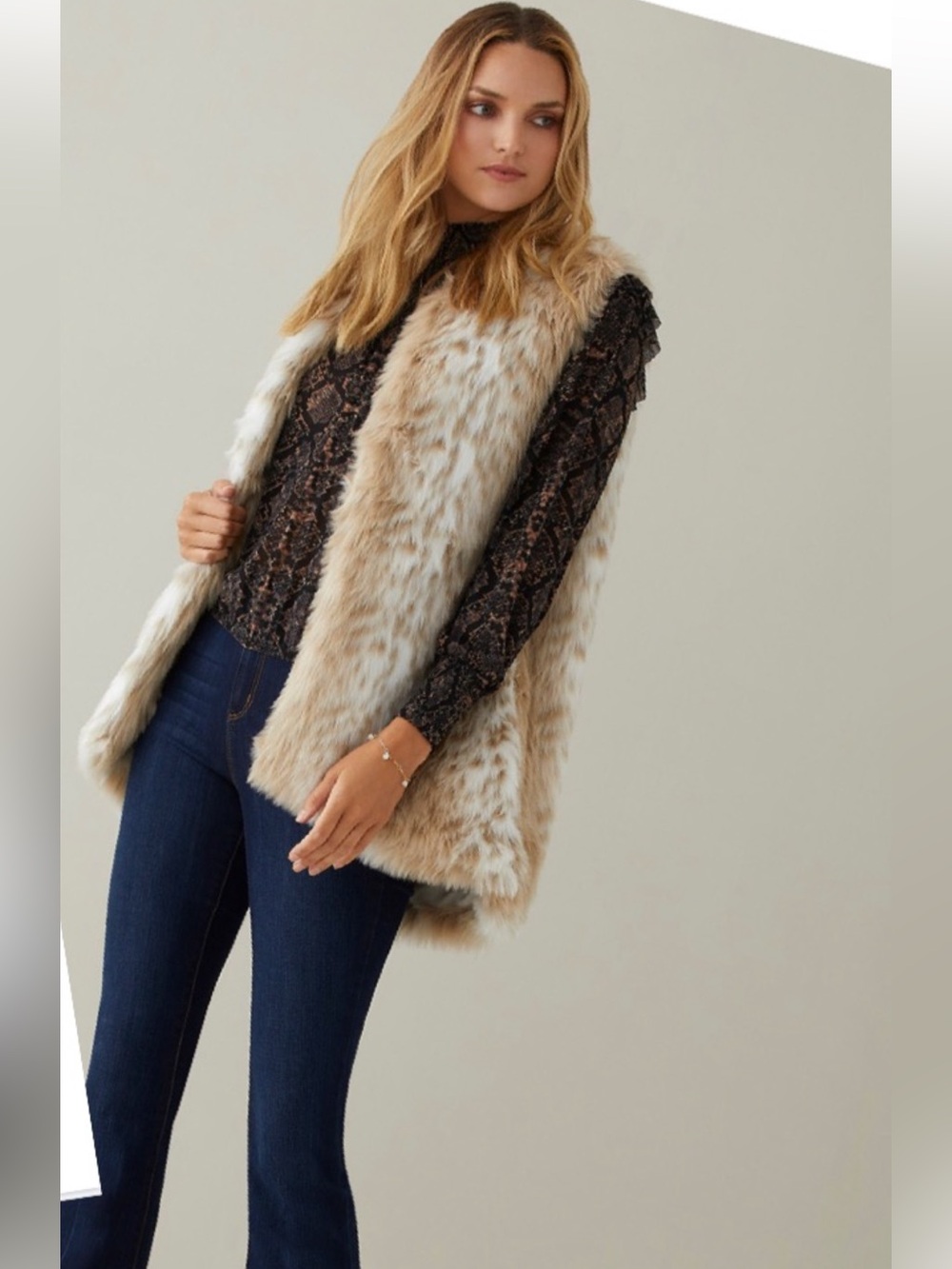 Like New Faux Fur Sleeveless Vest in Beige Spot XL